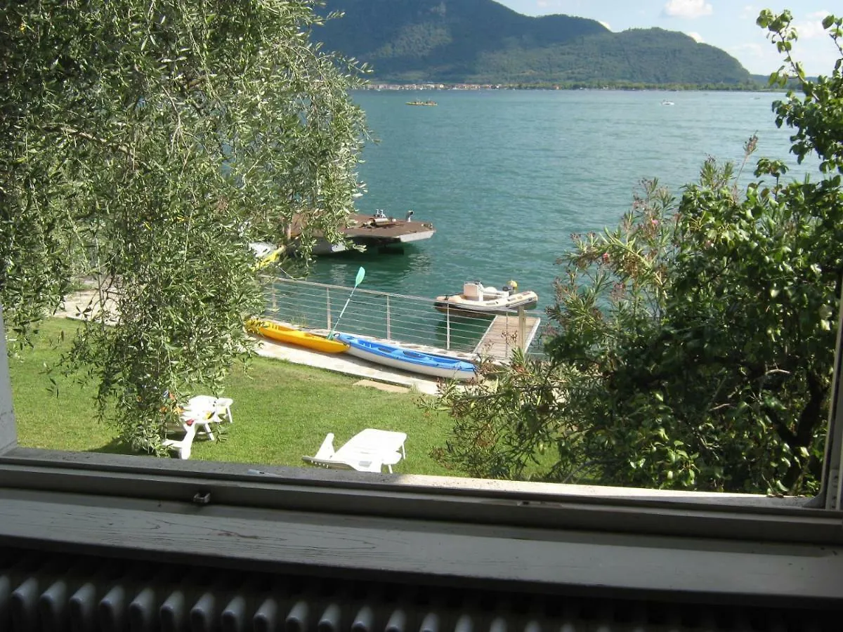 Freddy Holiday House Predore Ferienhaus